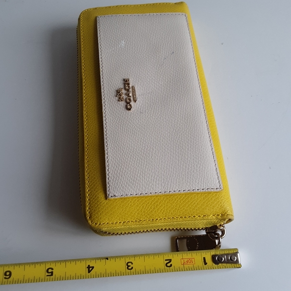 Coach Yellow Crossgrain Leather Full Zip Around long Wallet Yellow/ Bone - Picture 5 of 10